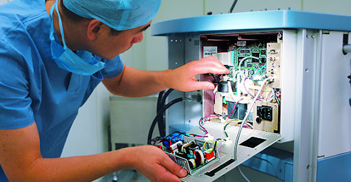 التشغيل والصيانة الطبية